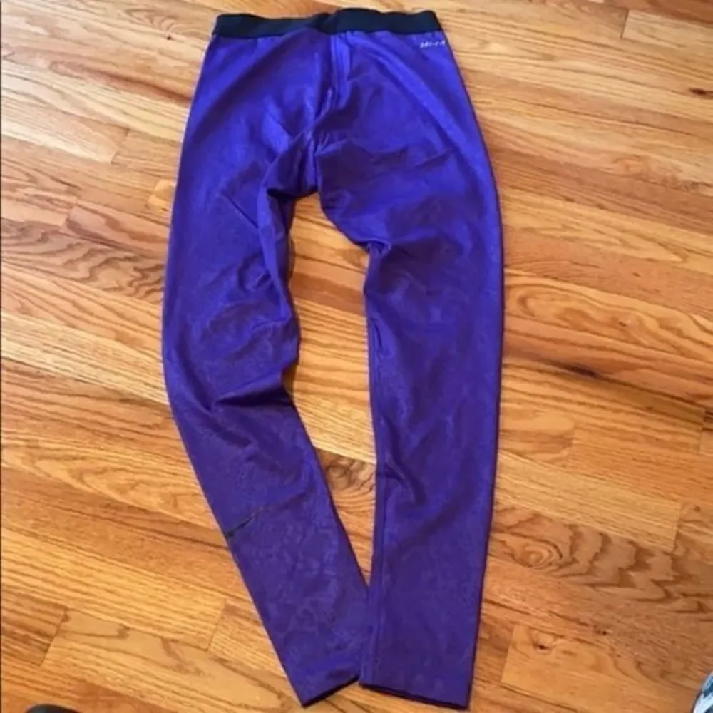 Nike Pro Leggings - Picture 2 of 8